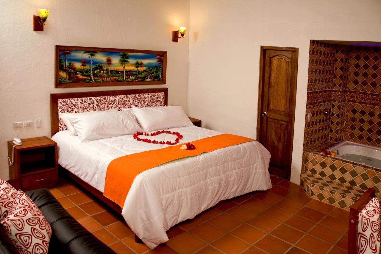 Hotel Villa Alegria Sáchica Exterior photo